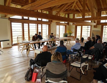 Un'immagine della sala a Castel Campo