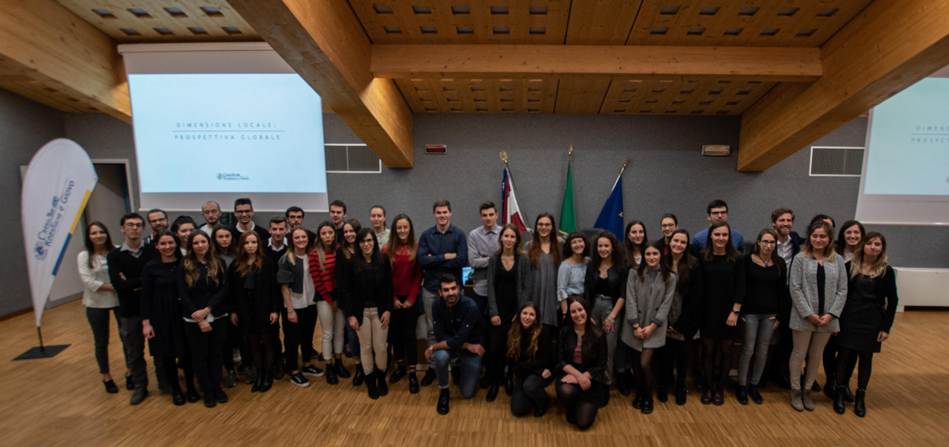 All’auditorium dell’Istituto Martini di Mezzolombardo cerimonia di consegna dei premi di studio. Sul palco alcuni giovani hanno raccontato la propria storia, i propri progetti, sogni e ambizioni. E’ stato presentato “Eticittà”, progetto di comunicazione della Cassa Rurale dedicato alla comunità.