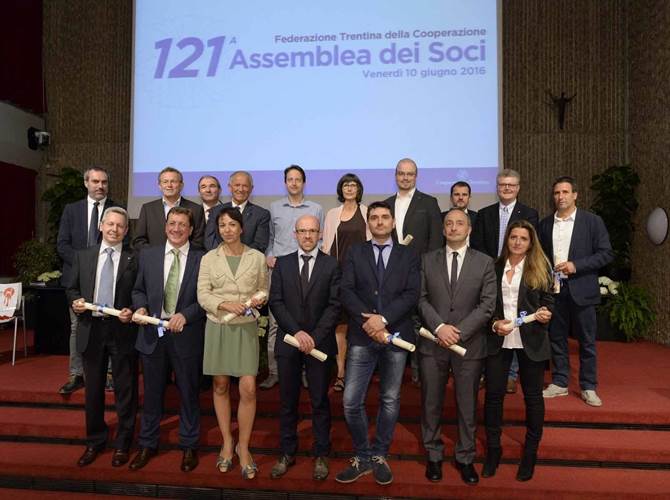 Il “tredici” del corso “Maestri Cooperatori” Inizia a fine febbraio la nuova edizione di una proposta formativa che molto interesse e adesione ha raccolto nelle prime dodici edizioni. Una proposta tesa a sviluppare conoscenza e competenze tra gli amministratori di cooperativa.