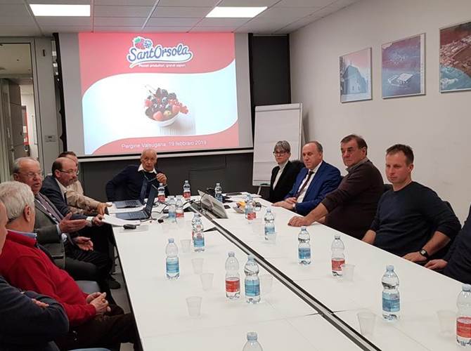 Alla riunione del consiglio di amministrazione della società agricola di Pergine erano presenti il presidente Fugatti e gli assessori Tonina e Zanotelli.