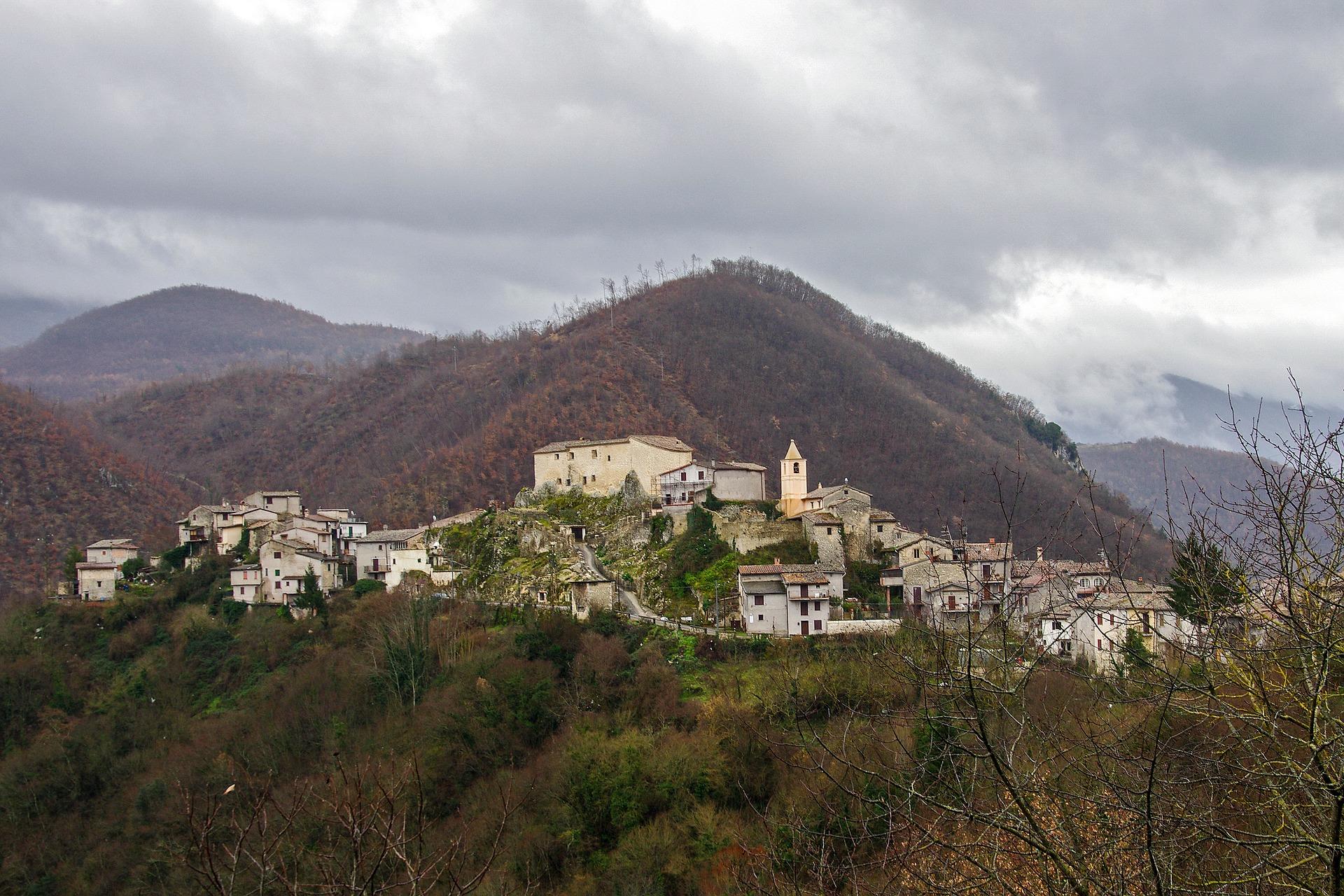 Venerdì 27 luglio, alle 14.00 presso la Sala Cooperazione in Via Segantini 10 a Trento, appuntamento per approfondire sul recepimento nella disciplina provinciale della qualifica SIEG relativamente alle attività svolte dai punti vendita multiservizi e sulle opportunità, ma anche sugli impegni, che da tale qualificazione discendono. &quot;E’ una sfida - ha detto la presidente Mattarei - che siamo chiamati ad interpretare con senso di responsabilità e che quindi ha bisogno di essere declinata con comportamenti, azioni, misure e modalità condivise, in modo da esprimere al meglio il sistema delle cooperative di consumo&quot;.