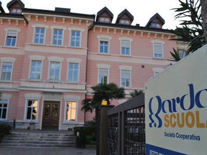 Gardascuola e Finlandia: continua la cooperazione a confronto Il mondo della cooperazione vive di dialogo e di scambi. Valori che hanno comunque bisogno anche di sguardi e incontri ampi, soprattutto per una scuola cooperativa come l’Istituto Gardascuola di Arco.