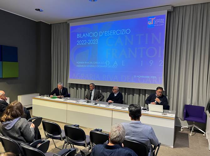 Tavolo presidenza e direzione