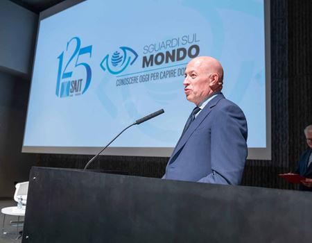 Renato Dalpalù introduce la serata