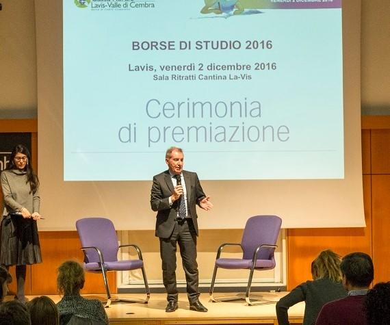 A novanta giovani (ventinove diplomati e sessantuno laureati) saranno consegnati i premi di studio della Cassa Rurale Lavis-Mezzocorona-Valle di Cembra.