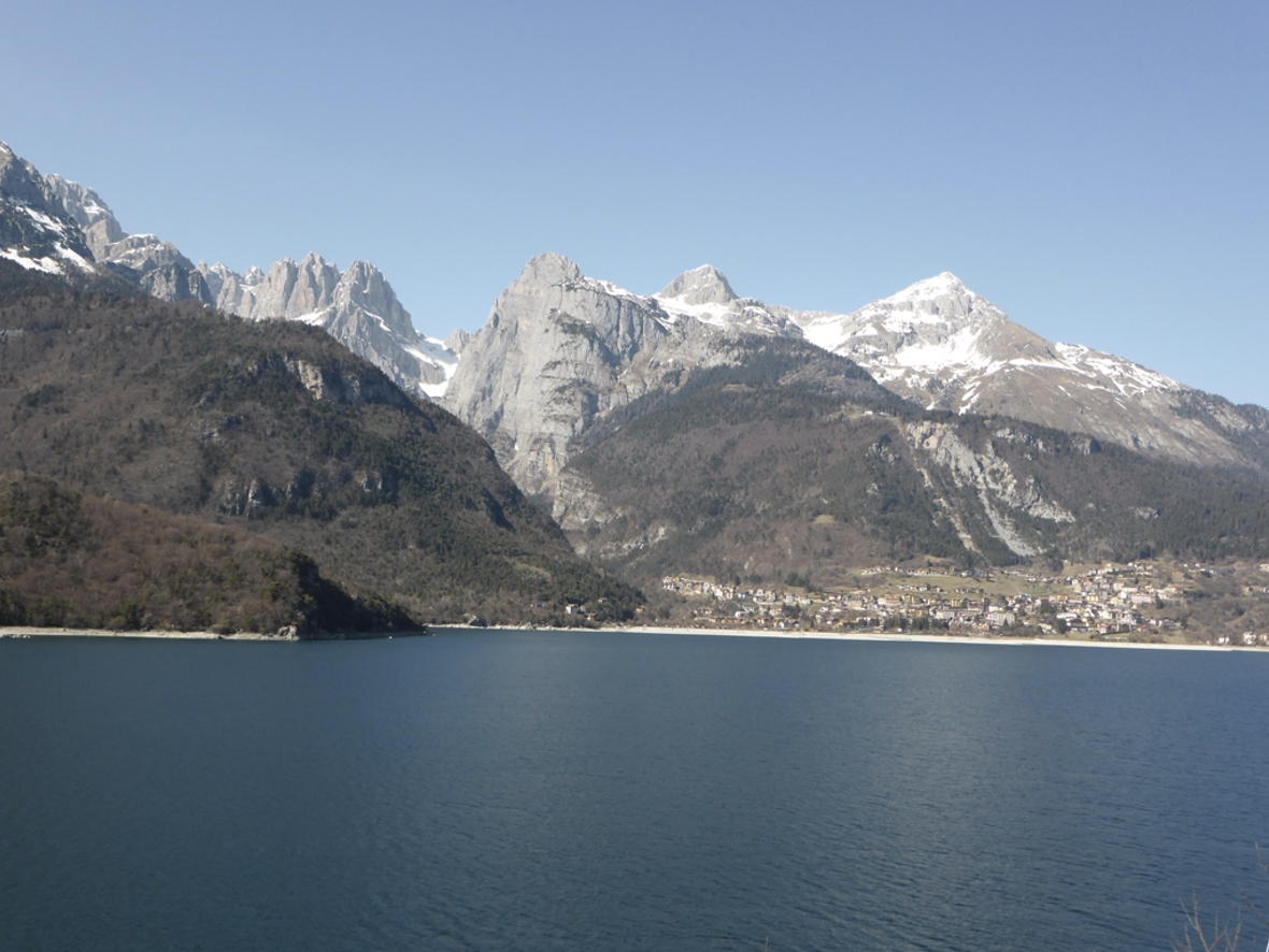 Marzo 2021 è risultato un mese molto meno piovoso della media e con temperature nella norma. Era dal 2003 che la stazione di Trento Laste non registrava un mese di marzo meno piovoso. 