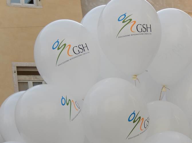 Gsh: bilancio sociale e d’esercizio 2018 Venerdì 24 maggio 2019, in occasione dell’assemblea dei soci, GSH ha presentato il suo Bilancio sociale e d’esercizio 2018. Si tratta della la prima edizione del nuovo bilancio sociale, per la valutazione dell'impatto sociale, in collaborazione con l’Istituto di ricerca Euricse di Trento e redatto in conformità alla recente Riforma del Terzo settore e nel rispetto delle linee guida nazionali e territoriali.