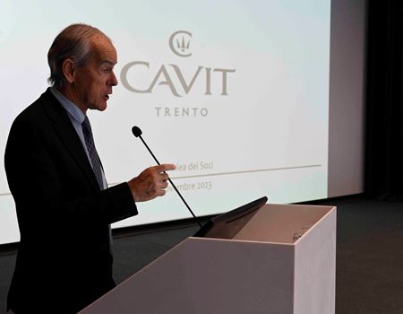 Roberto Simoni presidente della Cooperazione Trentina durante il suo intervento