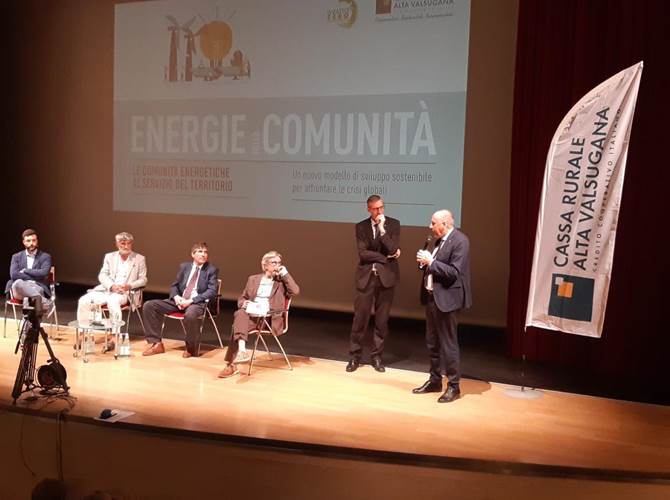 L'assessore Mario Tonina durante il suo intervento