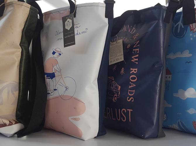 La cooperativa Alpi premia giovani creativi 52 opere di 41 artisti, 7 giurati che hanno scelto i 4 finalisti, da cui nascono 67 nuovi prodotti unici. Sono i numeri della seconda edizione del contest “Details di REDO” di REDO upcycling, la linea di borse realizzate con materiale riciclato della cooperativa sociale Alpi. Oggi a Trento la presentazione dei primi classificati e delle loro opere