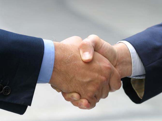 E’ nata la cooperativa sociale “Incontra” A Breguzzo, davanti al notaio, i soci di due cooperative sociali hanno decretato all’unanimità la fine di un’epoca e l’inizio di un’altra. Le due assemblee, riunite in forma straordinaria, hanno sancito la nascita di una nuova cooperativa.