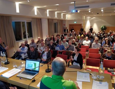 Un momento dell'assemblea.jpg