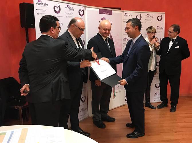 Il presidente dell’Istituto Trento Doc e direttore Cavit insignito del Premio Angelo Betti al Vinitaly.