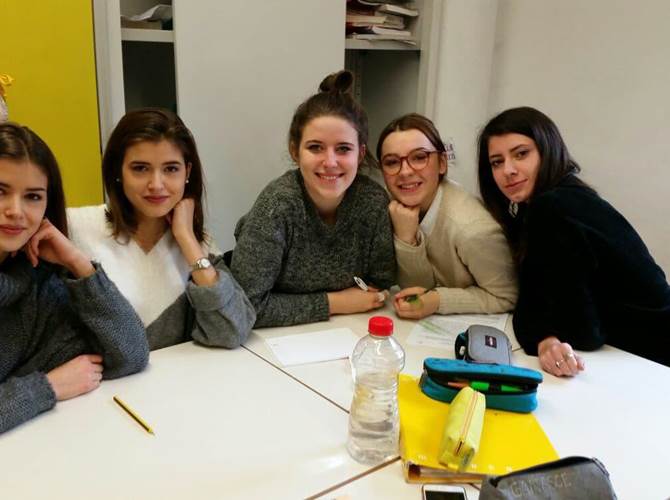 “Idea”. La Cfs del Marie Curie di Pergine Il progetto di alternanza scuola lavoro fa tappa nel centro dell’Alta Valsugana  con la creazione di Idea, Cooperativa Formativa Scolastica nata dalla volontà delle studentesse della terza classe Asu del Liceo Marie Curie.