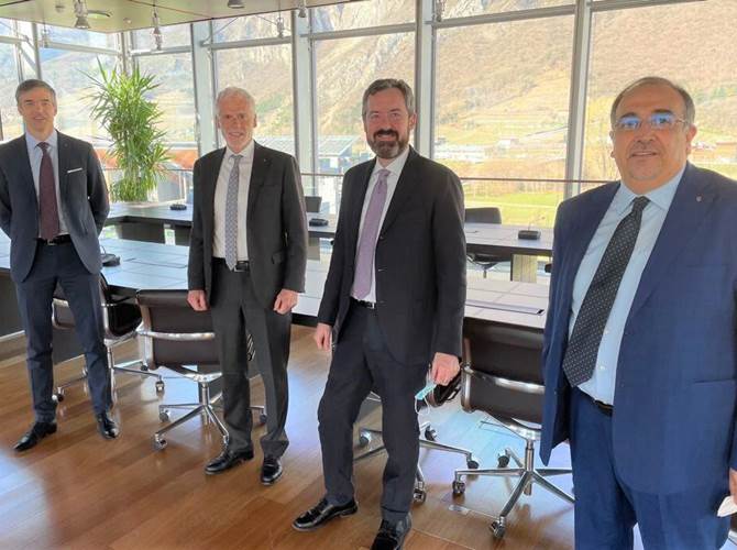 Itas, da duecento anni protagonista della vita della città Nella sede principale che si affaccia sul parco fratelli Michelin nel quartiere Le Albere, il sindaco Franco Ianeselli ha incontrato i vertici di Itas assicurazioni, che quest’anno festeggia il bicentenario della sua fondazione.