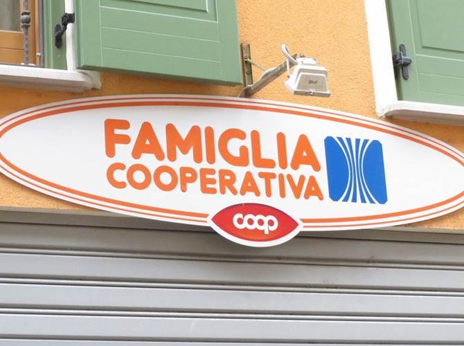 Raffaella Marini è la nuova presidente della Famiglia Cooperativa Valle del Chiese Raffaella Marini ha raccolto il testimone di Michele Pernisi alla guida della cooperativa di consumo che ha archiviato il bilancio 2019 con un risultato positivo.