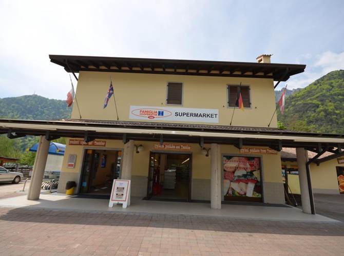 Pieve di Ledro, ok all’ampliamento della Famiglia cooperativa Su proposta dell’assessore Tonina, la Giunta ha dato il nulla osta in deroga alle norme d’attuazione del Prg.