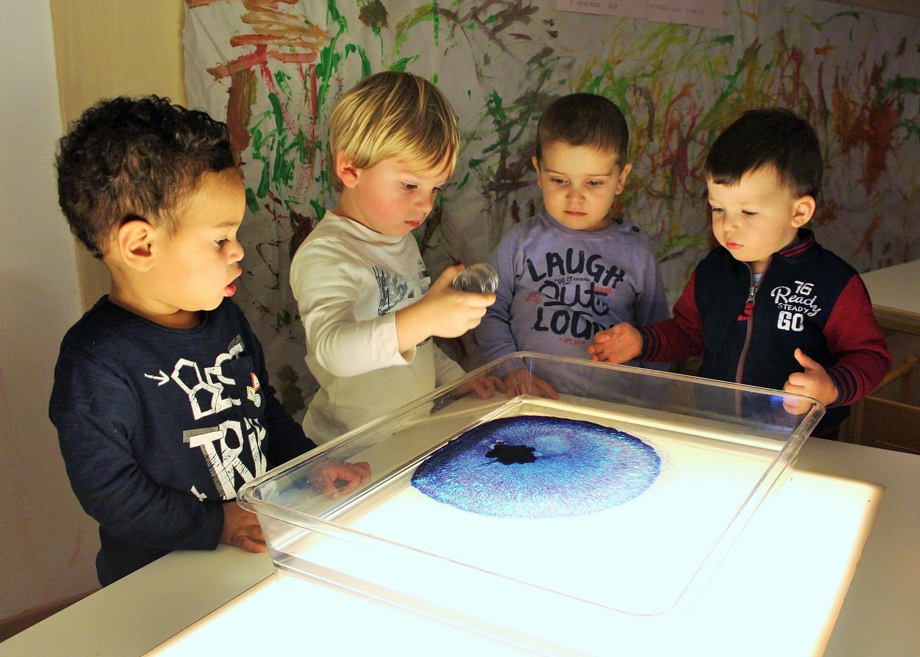 Papà e mamme sono invitati a conoscere il nido e a sperimentare il nuovo Laboratorio delle meraviglie. Tutti i martedì e i giovedì fino a giugno.