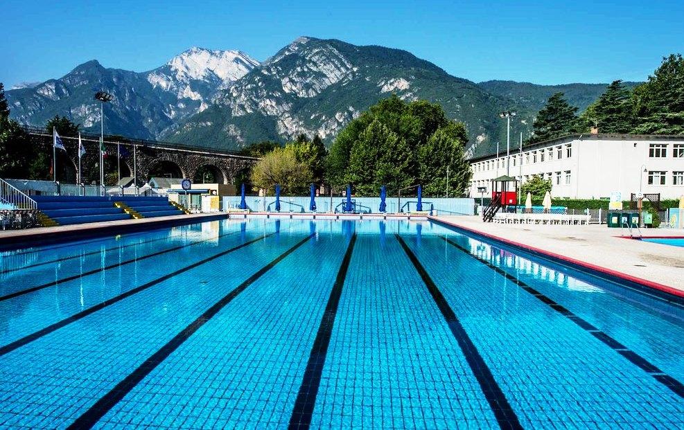 Via libera per piscine, palestre, scuole guida e centri sportivi.