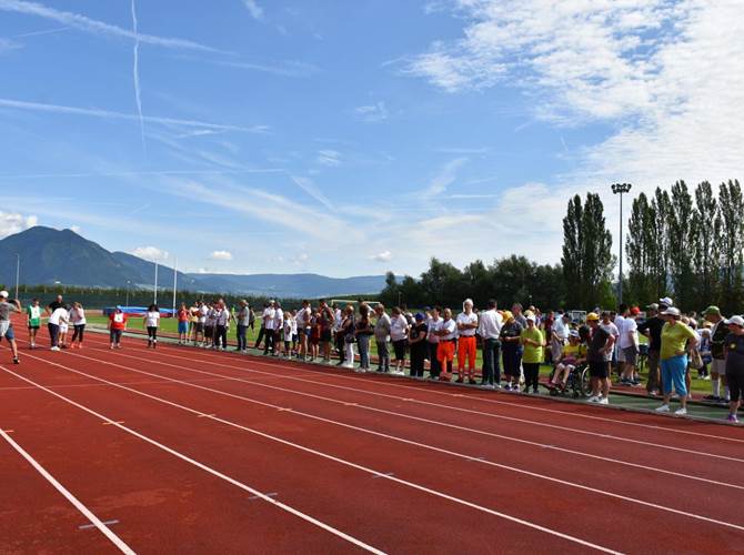 Trofeo sportivo Gsh: una giornata di sport autentico Alla decima edizione, che si è tenuta al centro sportivo di Cles, hanno partecipato circa 150 atleti provenienti da tutta la provincia e altrettanti educatori e volontari.