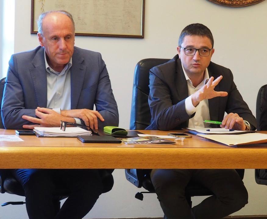 La Giunta provinciale, con il suo presidente Maurizio Fugatti, ha presentato agli organi di informazione i principali contenuti della manovra economico-finanziaria relativa al 2020 e triennale, fino al 2022. Le esigenze prioritarie sono quelle di efficentare la spesa e di orientarla verso obiettivi performanti, in grado di generare sviluppo e occupazione.