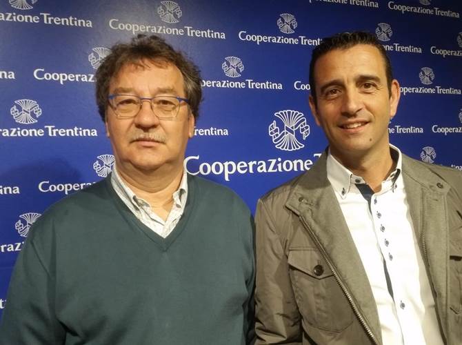 Ecoopera incorpora Sea spa, nasce un gruppo da 40 milioni di fatturato La cooperativa Ecoopera che si occupa di gestione ambientale ha acquisito definitivamente all’asta il ramo d’azienda Sea spa che riguarda consulenza, medicina del lavoro, depurazione e laboratorio.  Nasce un “colosso” che impiega circa 640 dipendenti per un fatturato di 40 milioni di euroPoco più di un anno fa Ecoopera aveva rilevato in affitto l’attività della società trentina in concordato preventivo.Il presidente Renzo Cescato: “Si apre una nuova fase per la nostra cooperativa, che ci consentirà di cogliere importanti opportunità di crescita e consolidamento sul mercato. Ulteriore valore aggiunto è l’ottima integrazione dei collaboratori delle due aziende”.