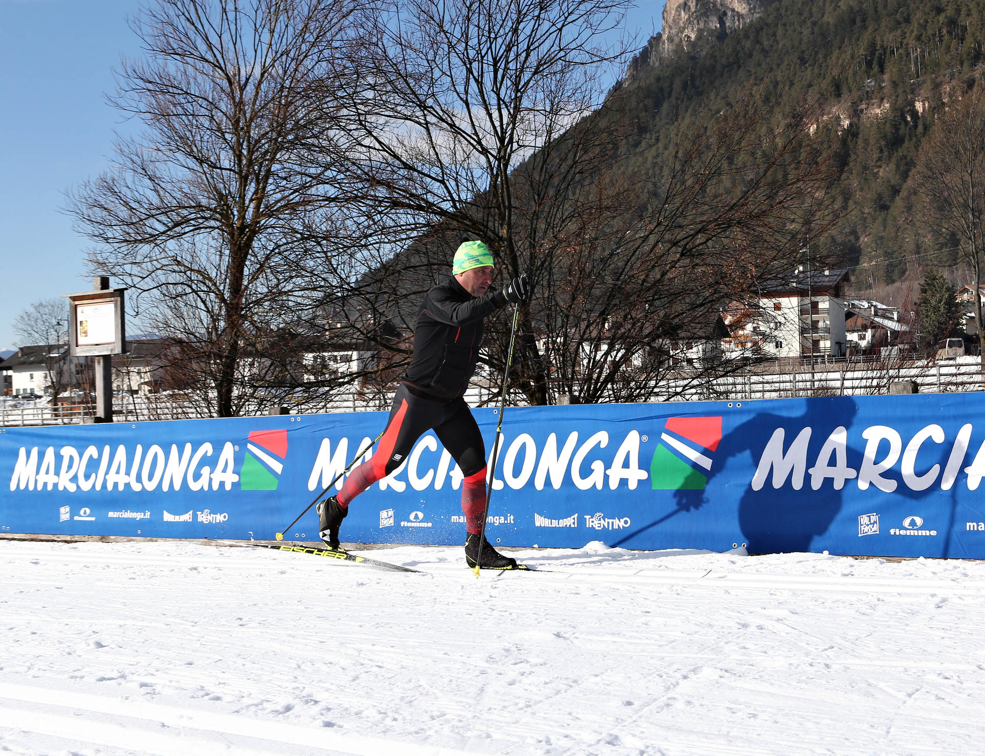 Ai marcialonghisti ed agli appassionati di sci di fondo il soprannome “Grillo” riempie il cuore e ricorda il mitico Maurilio De Zolt, oro olimpico e mondiale, che per quattro volte si aggiudicò la Marcialonga. 