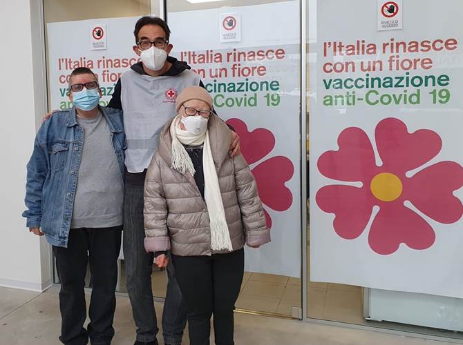 Coop Guardini Covid free Tutti vaccinati con Pfizer gli operatori e gli utenti della cooperativa sociale di Rovereto. Un passo importante verso il ritorno alla normalità. Una scelta di responsabilità, per se stessi e verso gli altri.