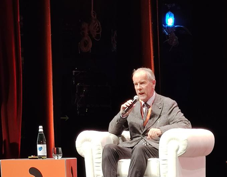 Roberto Simoni presenta il progetto che ha coinvolto gli studenti