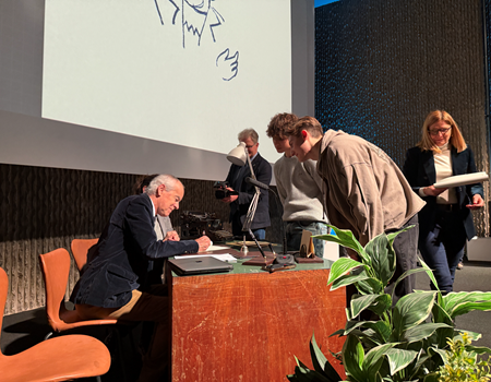 il presidente Simoni firma atto costitutivo CFS