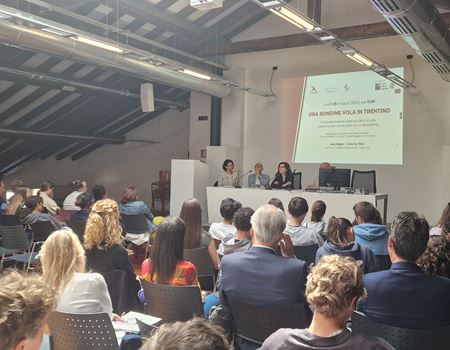 Il progetto Rondine è stato presentato nell'aula magna del Liceo Da Vinci di Trento