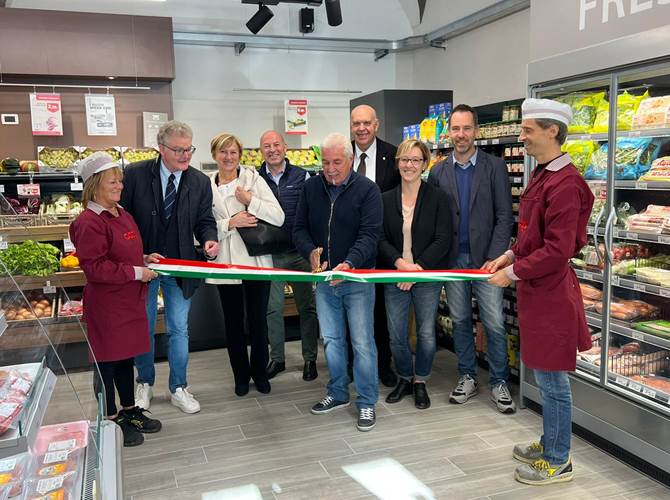 Il taglio del nastro