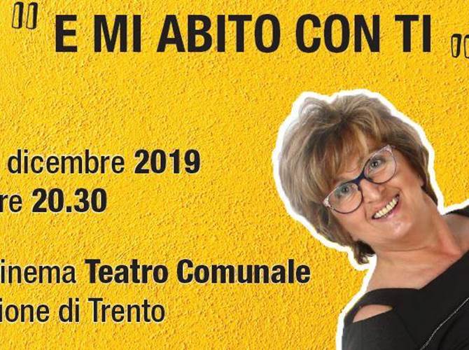 Domani a Tione il nuovo spettacolo della Cont per le persone con disabilità Il 6 dicembre alle 20.30 presso il Cinema teatro comunale di Tione Loredana Cont porterà in scena un’inedita pièce teatrale che lei stessa ha scritto per raccontare il diritto delle persone con disabilità di scegliere dove e con chi vivere. Un diritto che sta diventando realtà grazie ai progetti realizzati dalla cooperativa Incontra con il sostegno di etika, la bolletta economica, ecologica e solidale del movimento cooperativo con Dolomiti Energia.