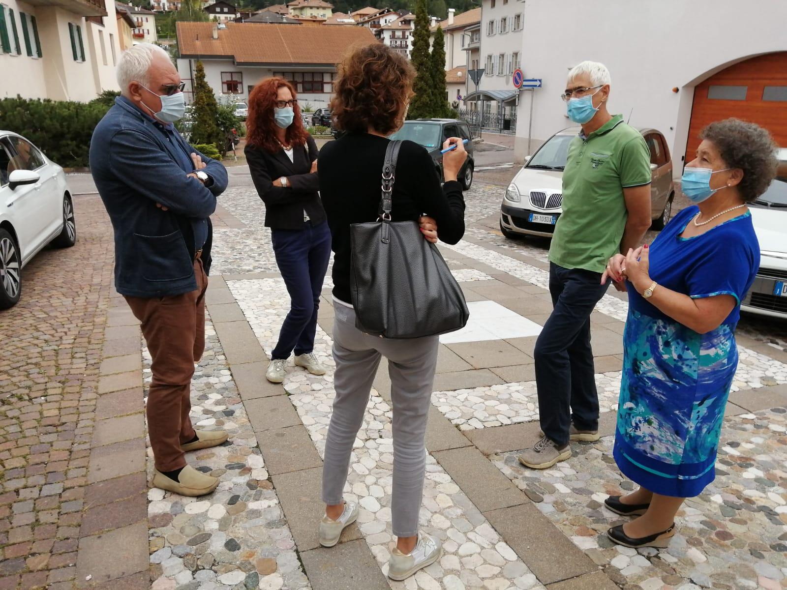 L'assessore alla salute della Provincia autonoma di Trento ha incontrato i vertici della Rsa Stella Montis, residenza per anziani nel paese di Fondo (Borgo d'Anaunia), la cui utenza proviene principalmente dall'Alta Val di Non.